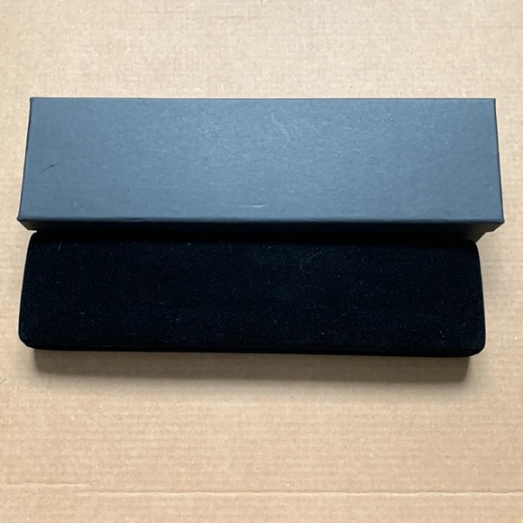 Kay Jewelers Round-Cut Diamond Tennis Bracelet 1/6 Ct 7.5” - Picture 2 of 8